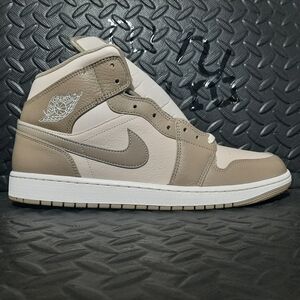 Jordan 1 Mid 'Legend Light Brown' HF4830-203 size 13